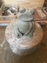 Charger l'image dans la galerie, cours de poterie pour les petits