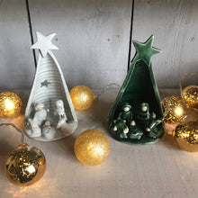 Charger l'image dans la galerie, Crèche de Noël sapin en céramique