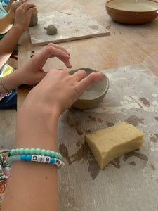 cours de poterie pour les petits