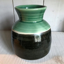 Load image into Gallery viewer, Vase bicolore en grès
